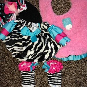 MudPie Zebra Print Set